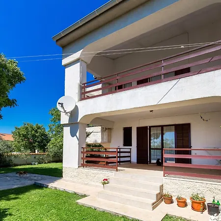 Apartment Spacious With Large Covered Terrace