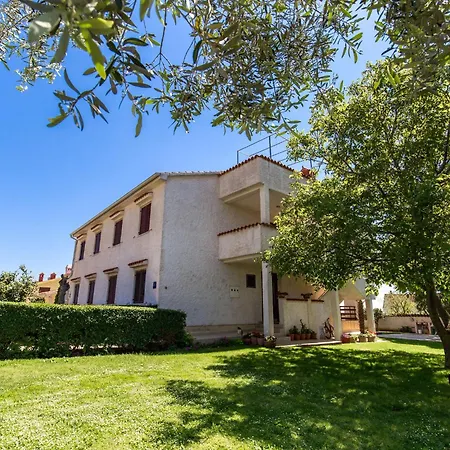 Spacious With Large Covered Terrace * Medulin